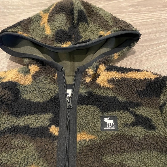 A&F kids Sherpa full zip icon jacket 13/14 - Picture 2 of 8